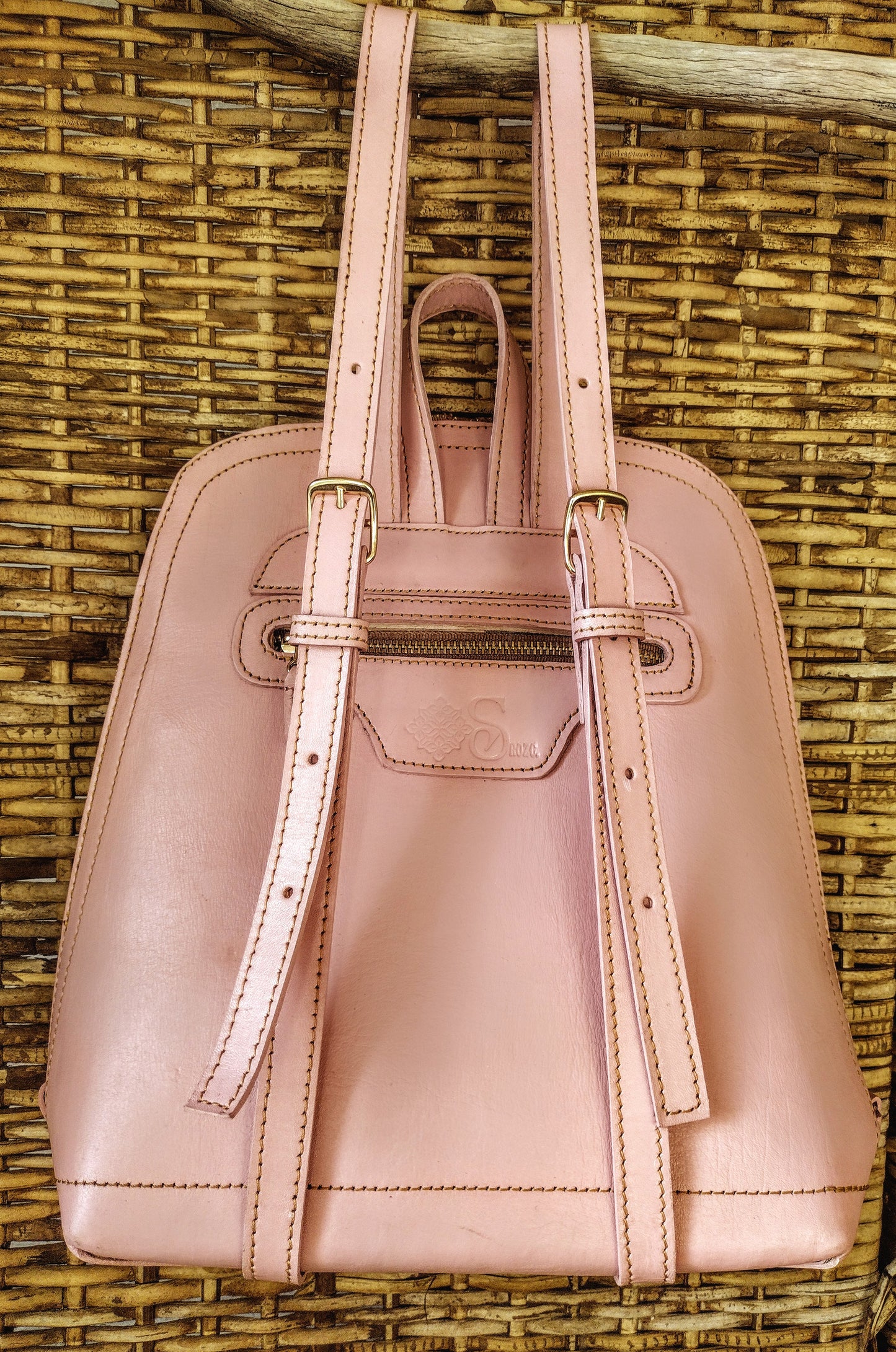 Hand tolled leatrher bachpack sugar skull Pink /wash