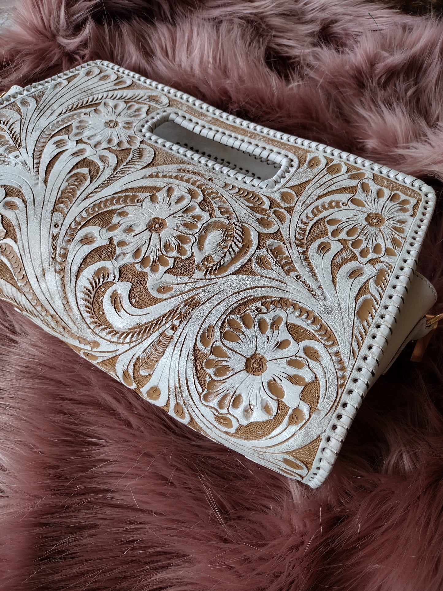 Vaquera Floral leather clutch purse White/Wash with shoulder strap.