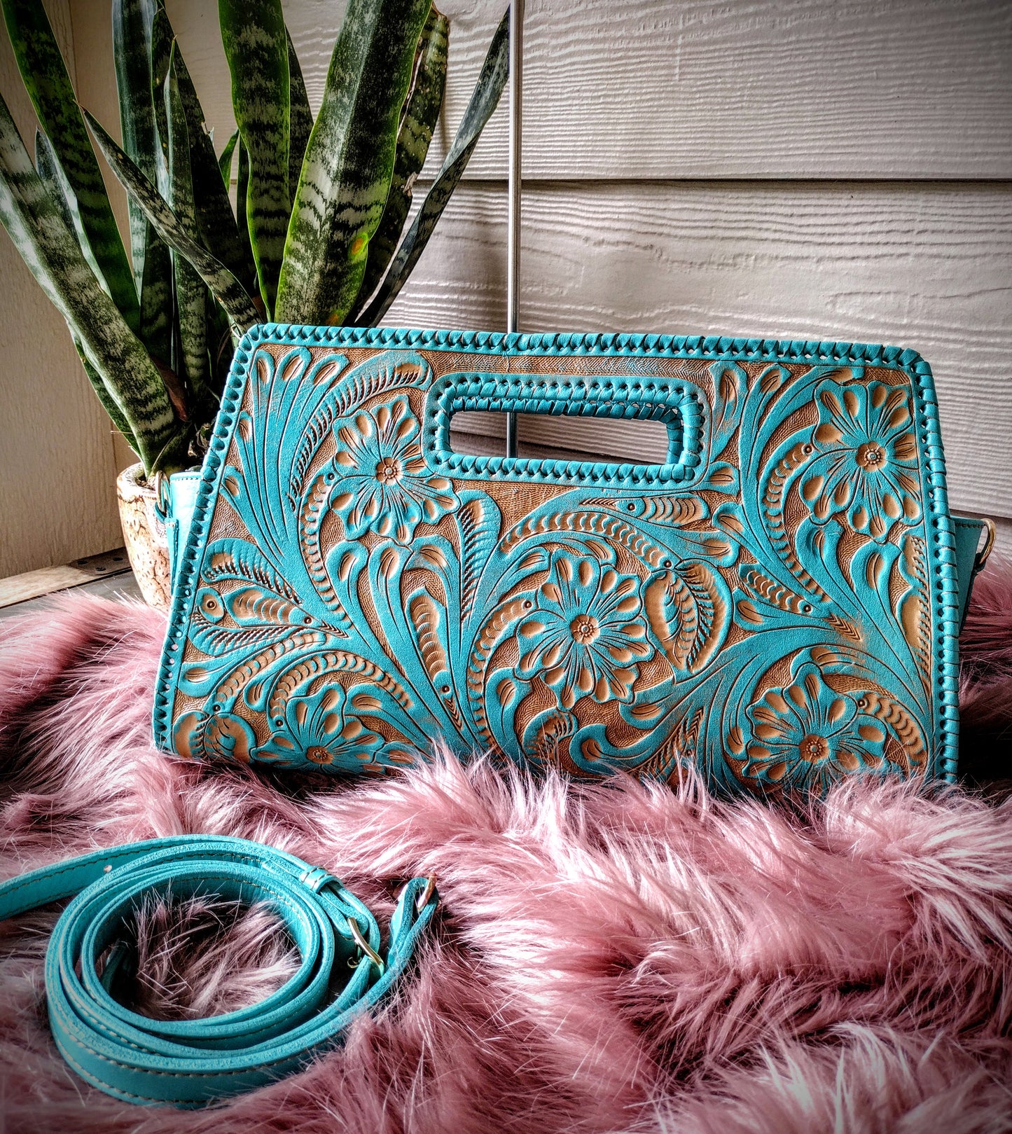 Vaquera Floral leather clutch purse babyblue/wash with shoulder strap.
