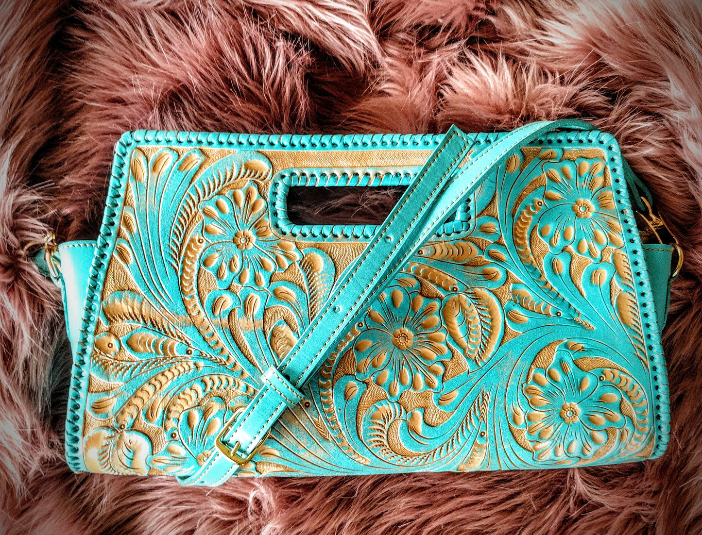 Vaquera Floral leather clutch purse babyblue/wash with shoulder strap.