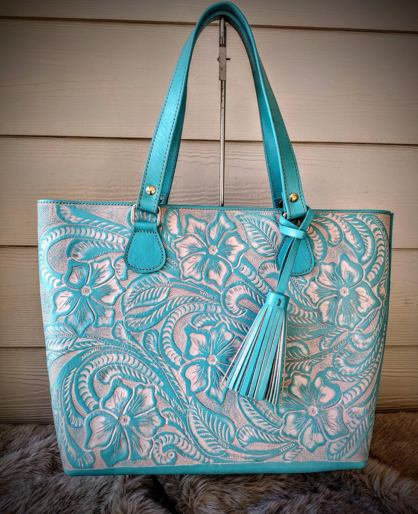 Casandra floral, hand-tooled tote bag Baby Blue/Wash