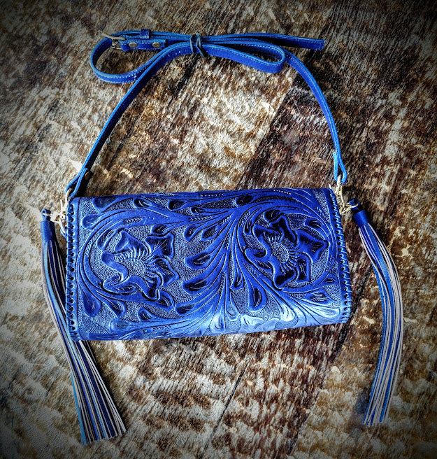 Clutch purse azul/rey with shoulder strap