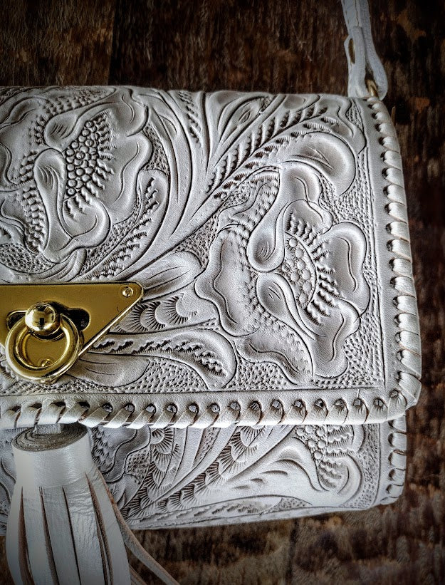 Vintage Style Cross Body Purse wash/white