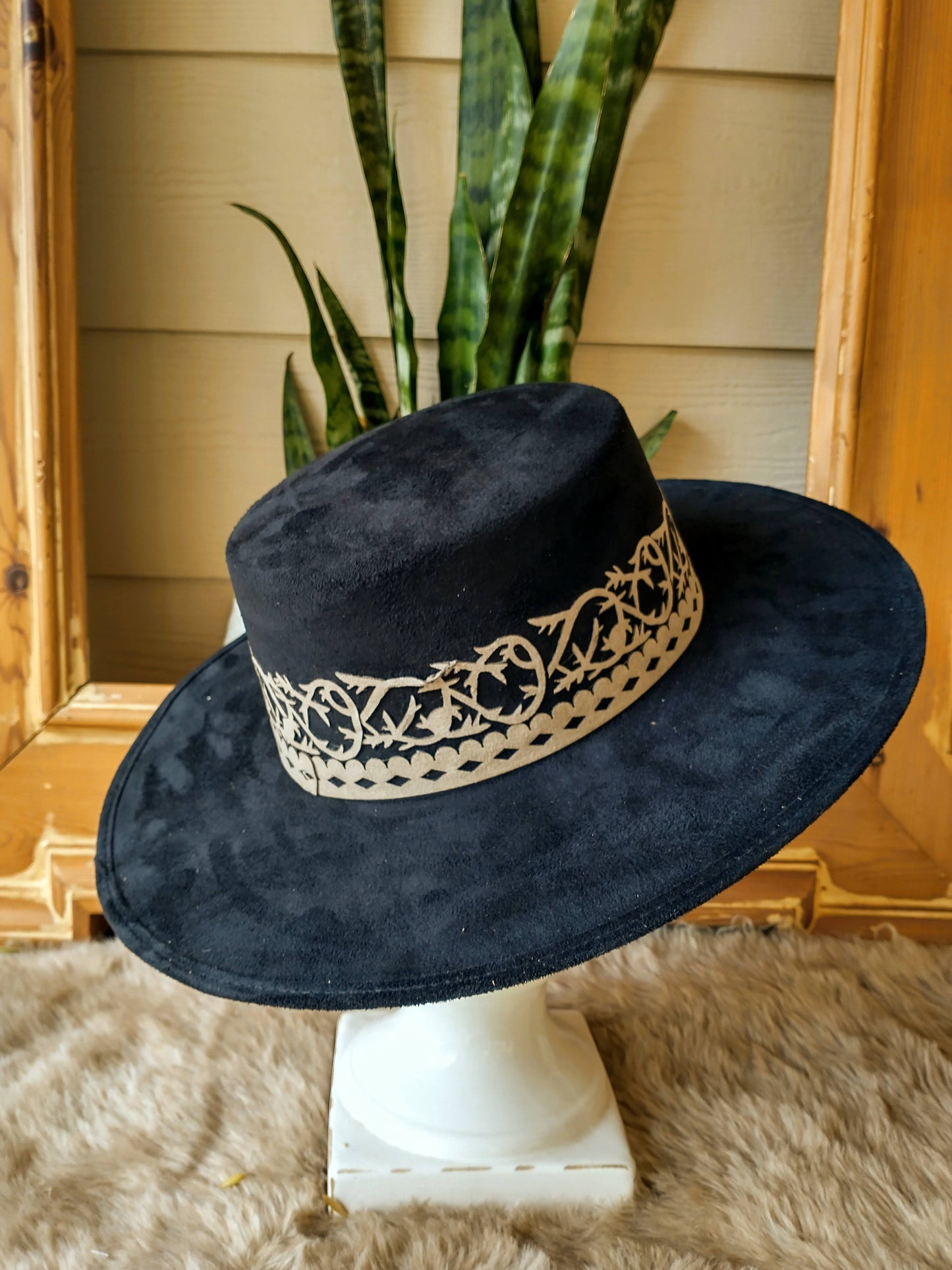 Pale Rose Vegan Suede Cordovez style hat with faux leather band