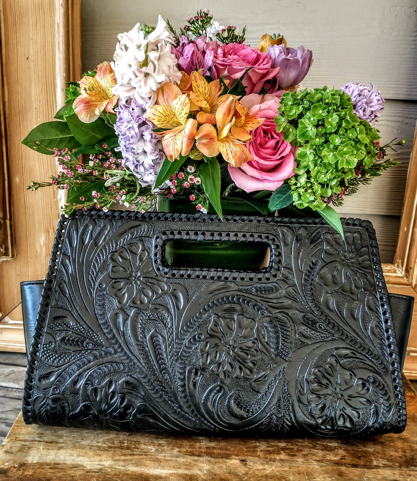 Classic Floral Pattern Hand Bag