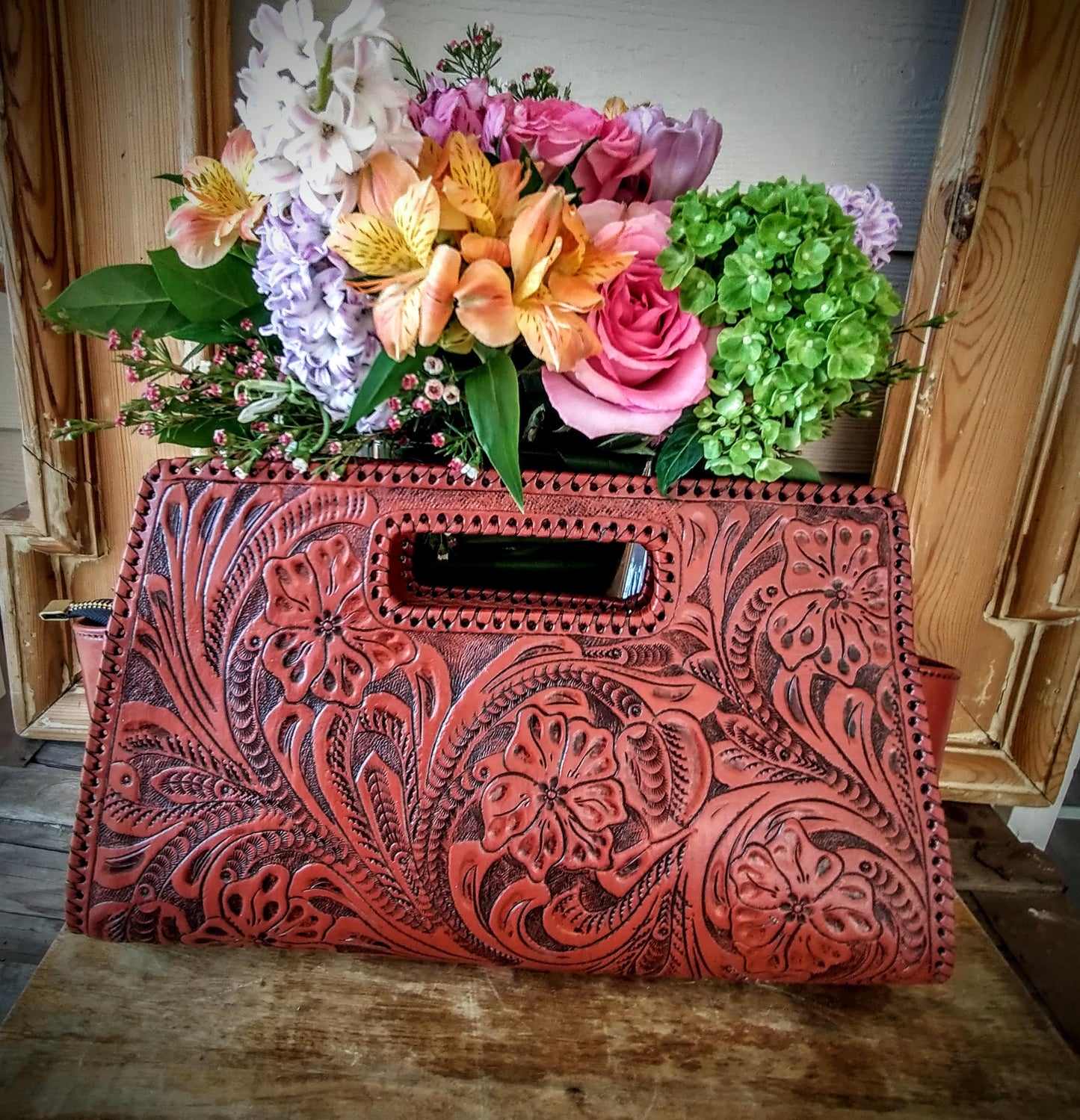 Classic Floral Pattern Hand Bag