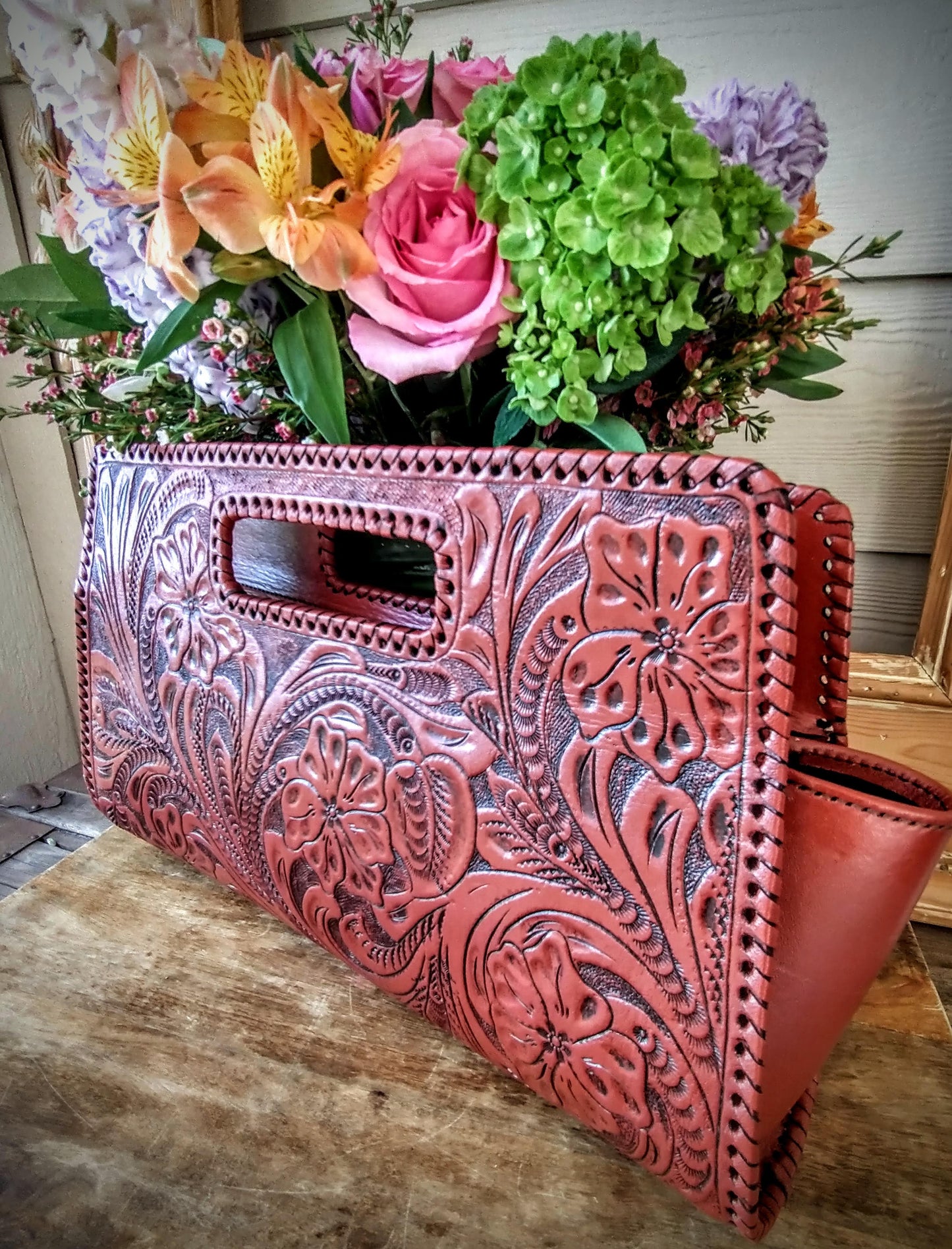 Classic Floral Pattern Hand Bag