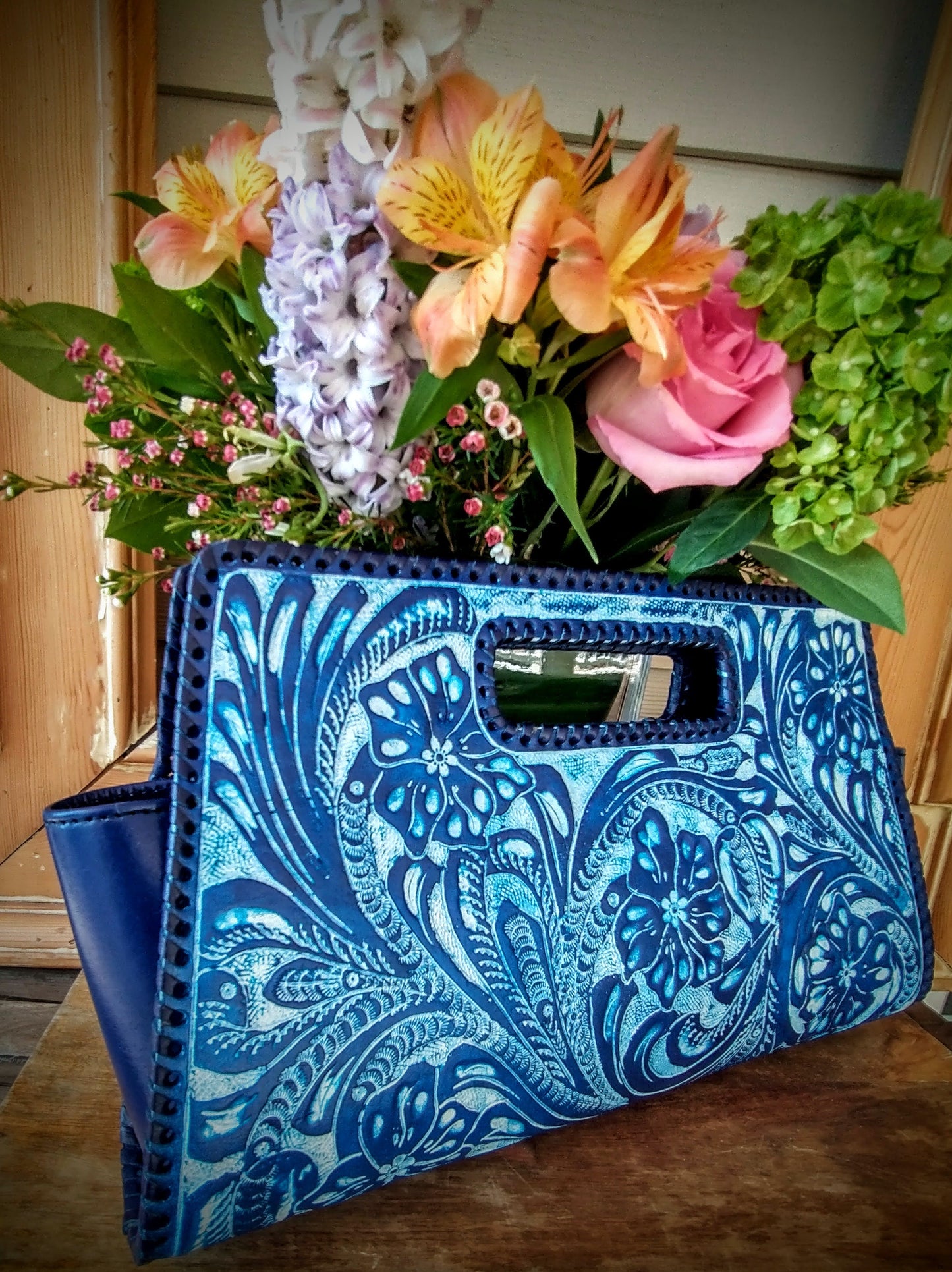 Classic Floral Pattern Hand Bag