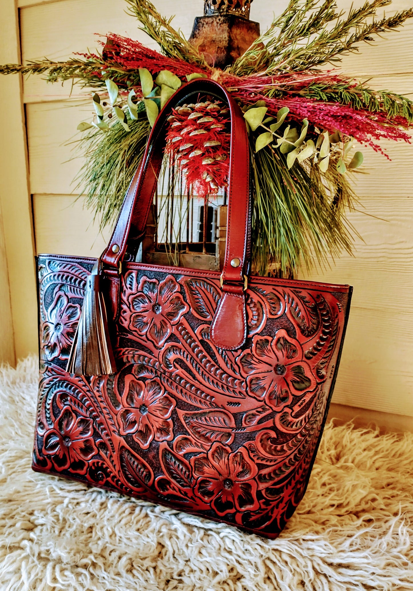 Casandra floral, hand-tooled tote bag Antique/Italian