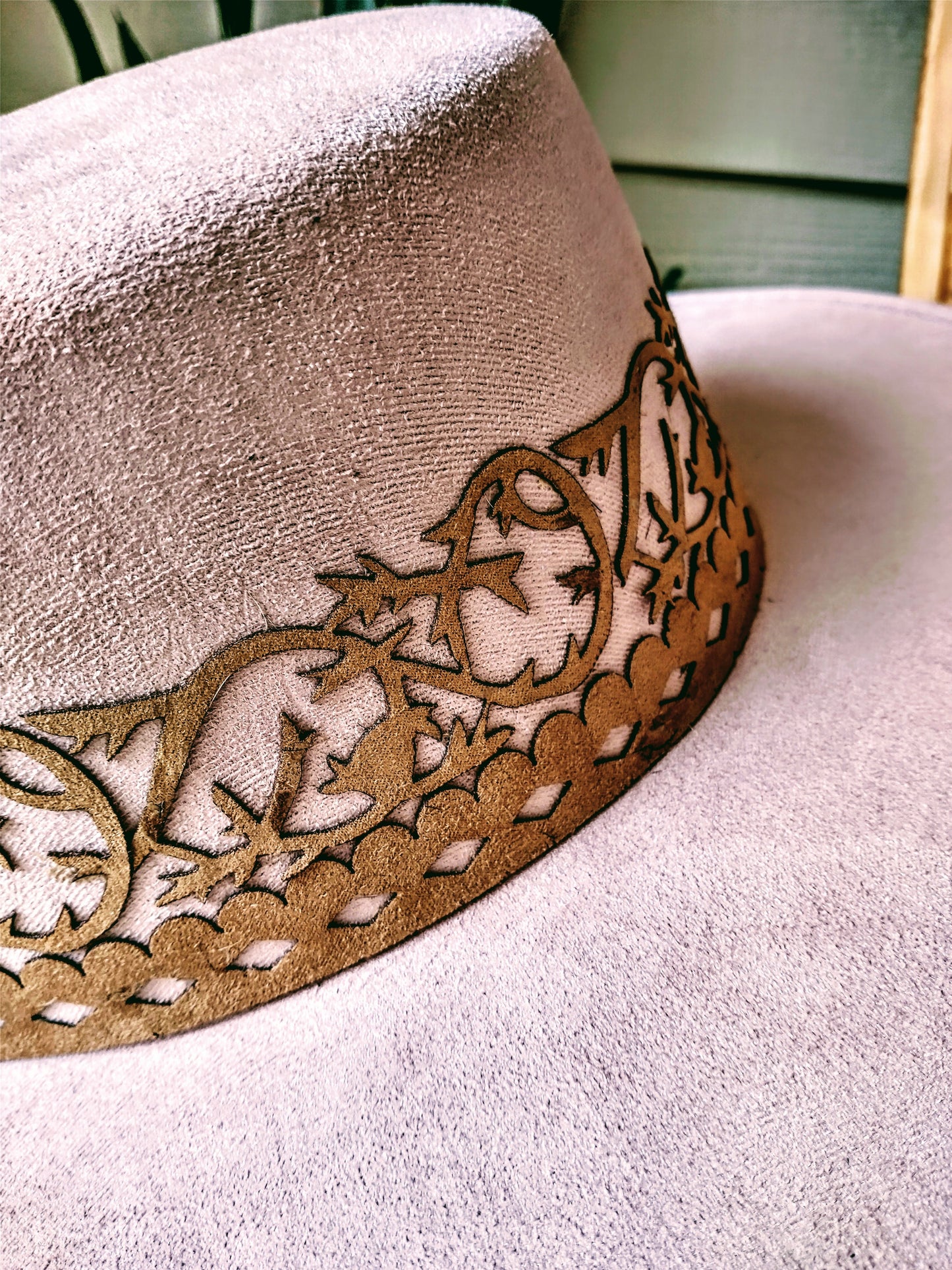 Pale Rose Vegan Suede Cordovez style hat with faux leather band