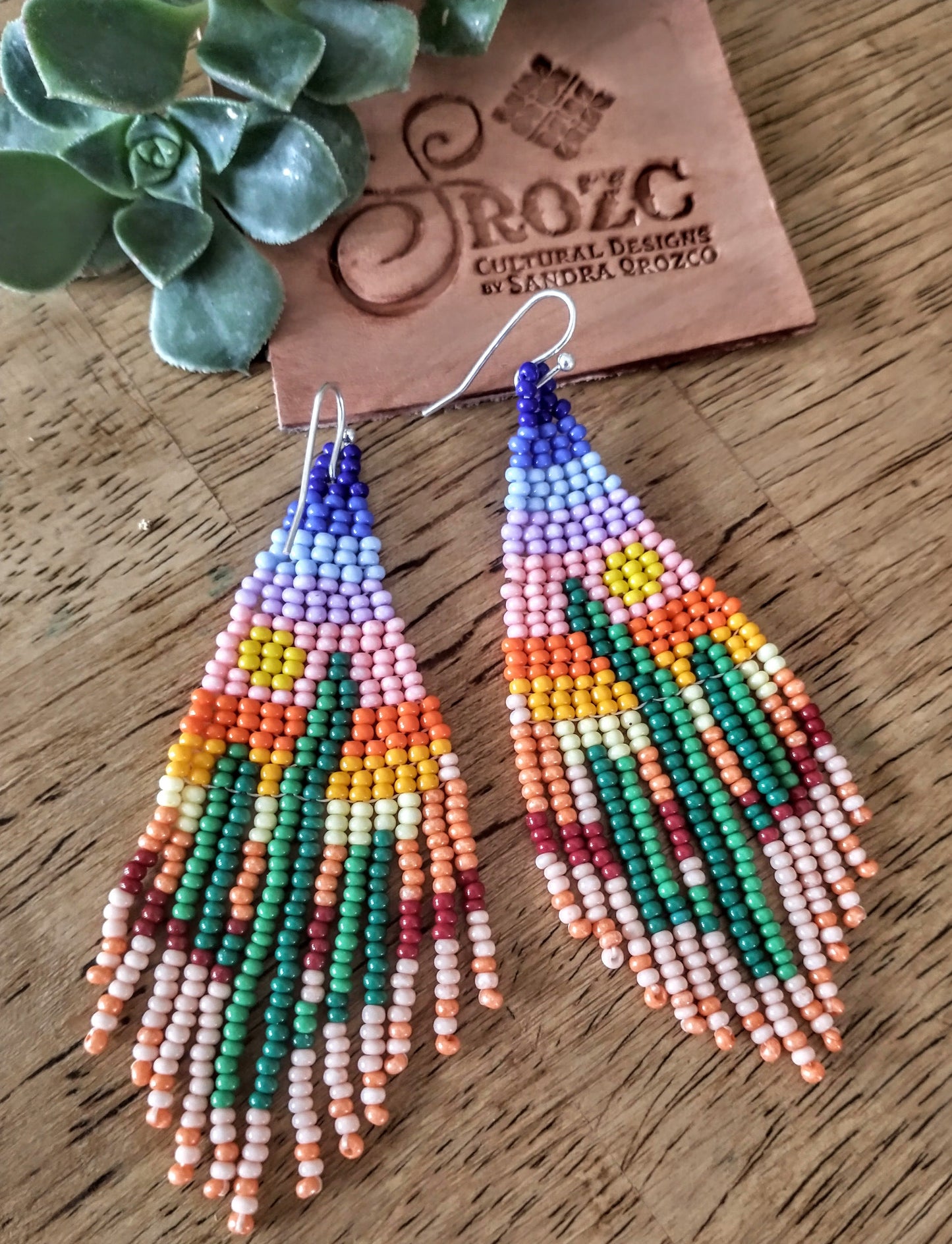Cactus desertic landscape beaded earrings. handwoven.