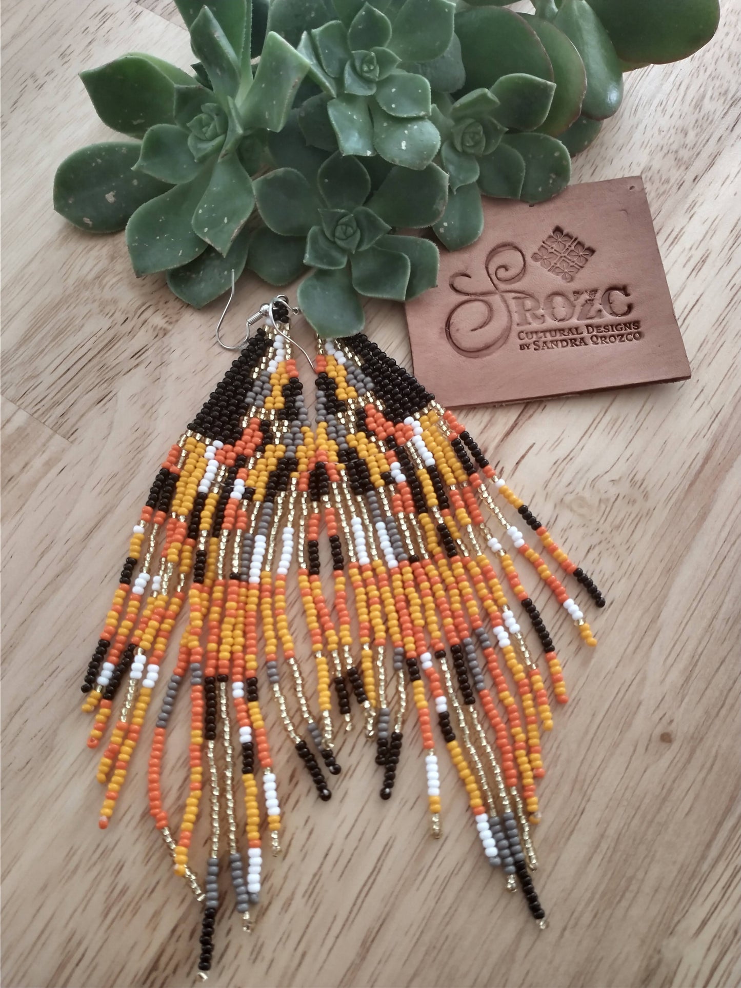 The kiss inspired beaded earrings.