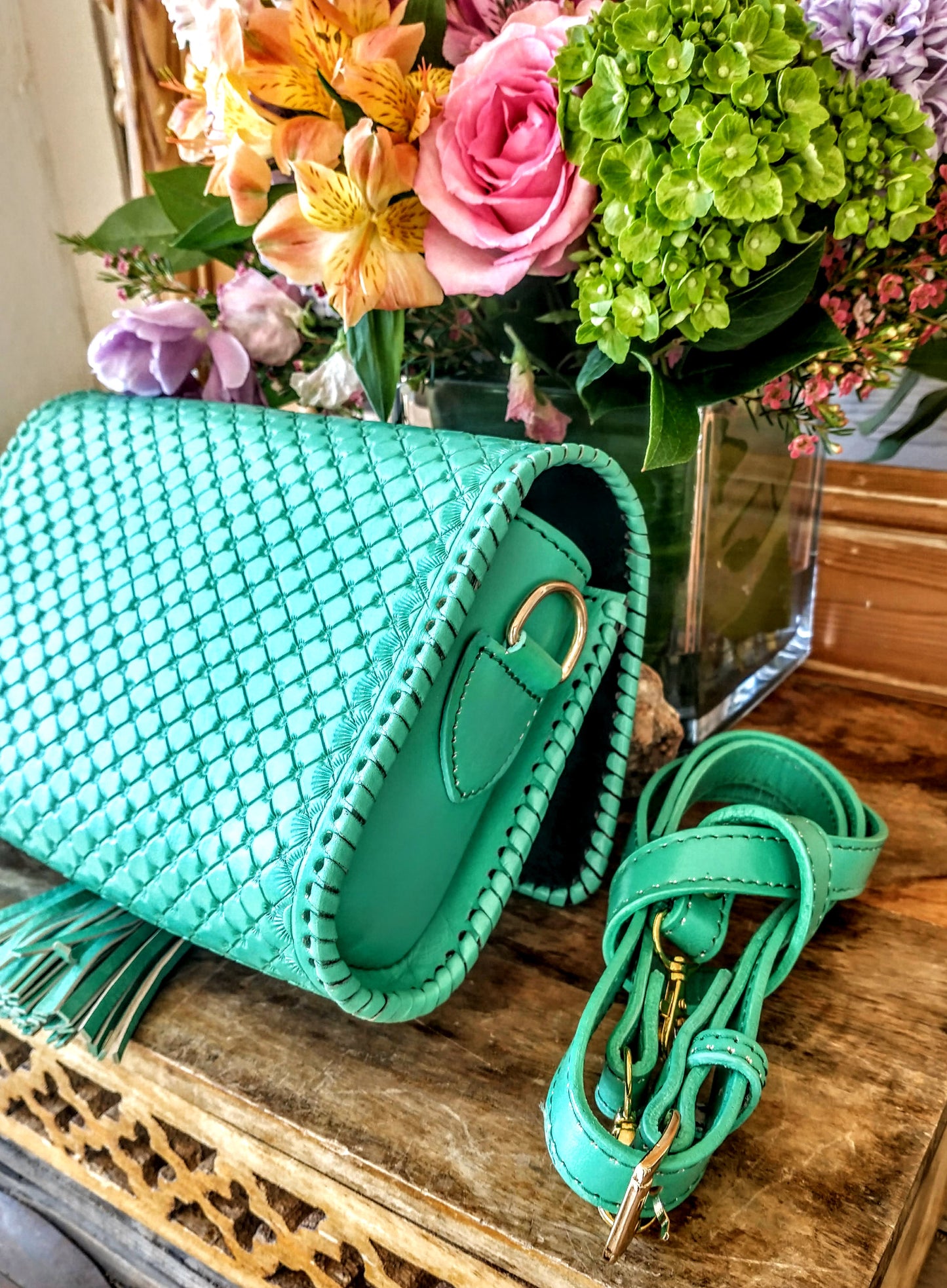 Vintage Style Cross Body Purse.