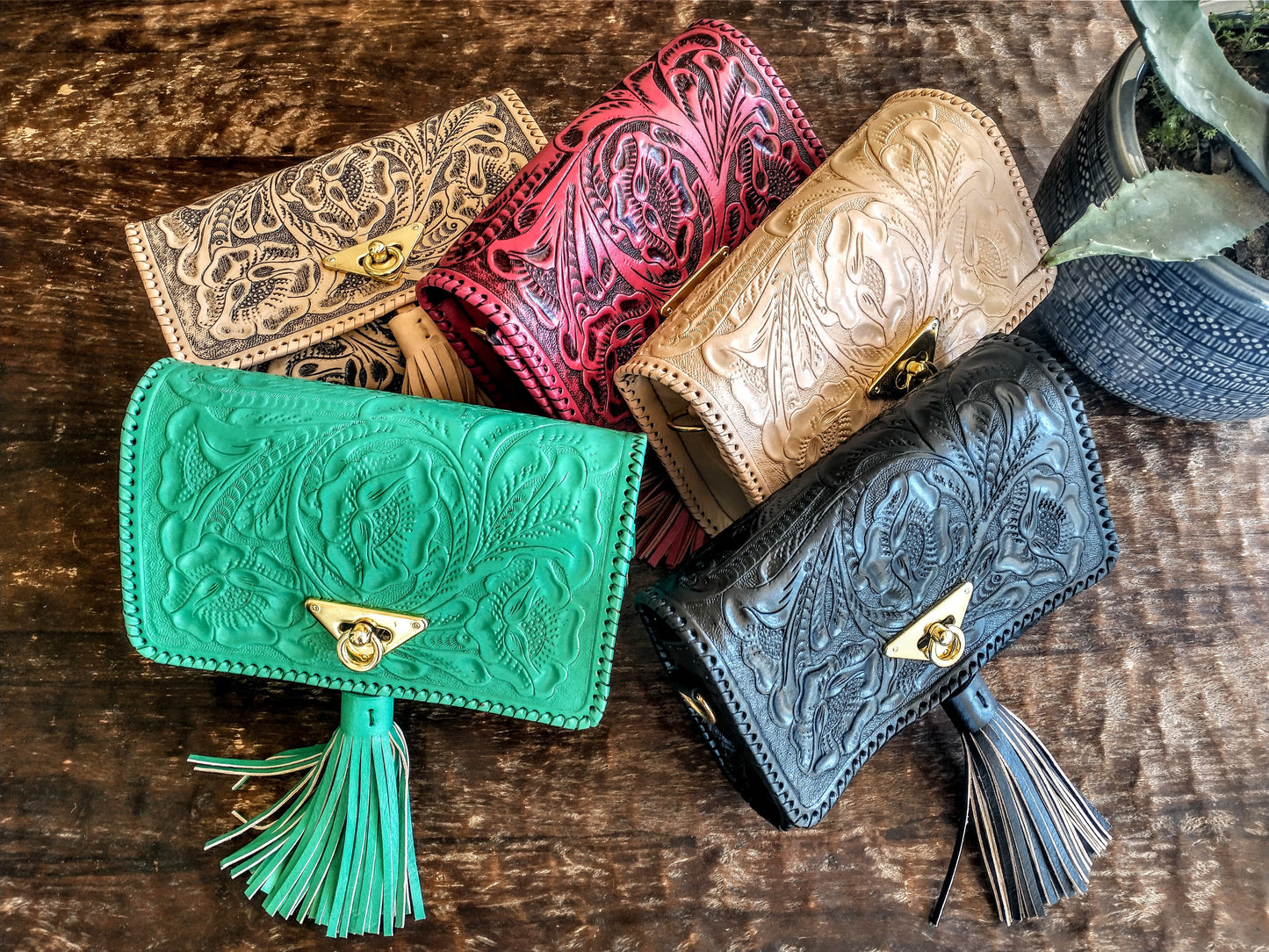 Vintage Style Cross Body Purse.