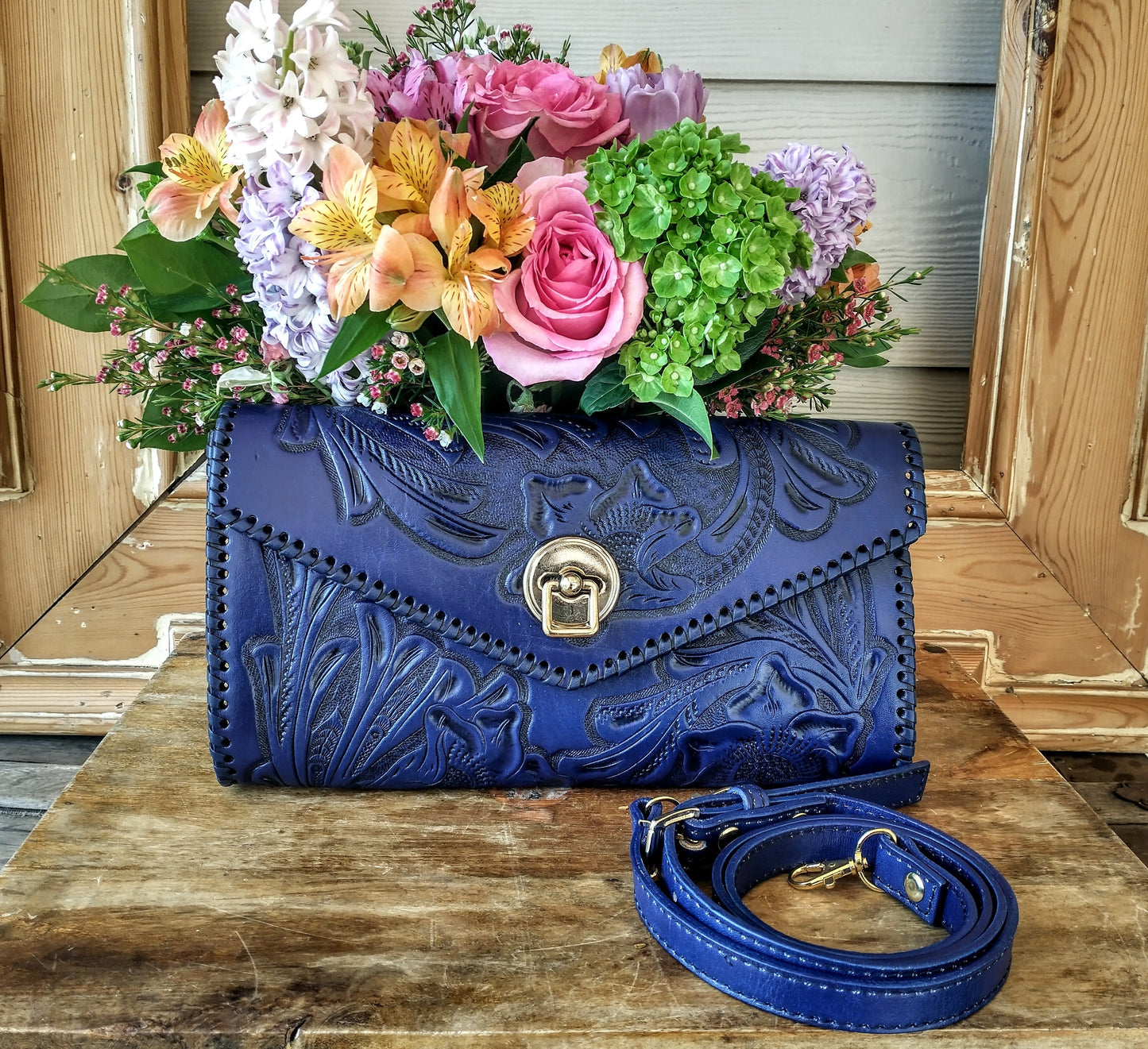 Floral pattern clutch